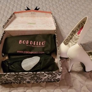 Womens Sz 7 Bordello White Platform Pump